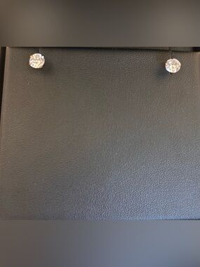10k Yellow Gold, Clear Stone Solitaire Earrings.